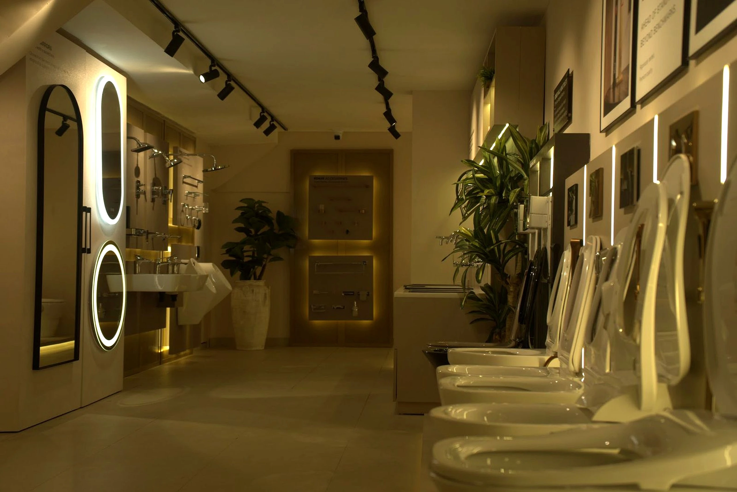 Shower aisle with mirrors and fittings